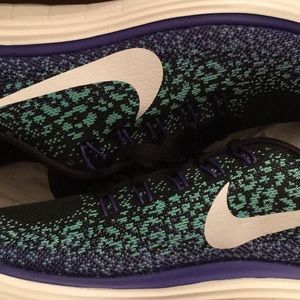 NWT Nike Free RN distance women’s size 9